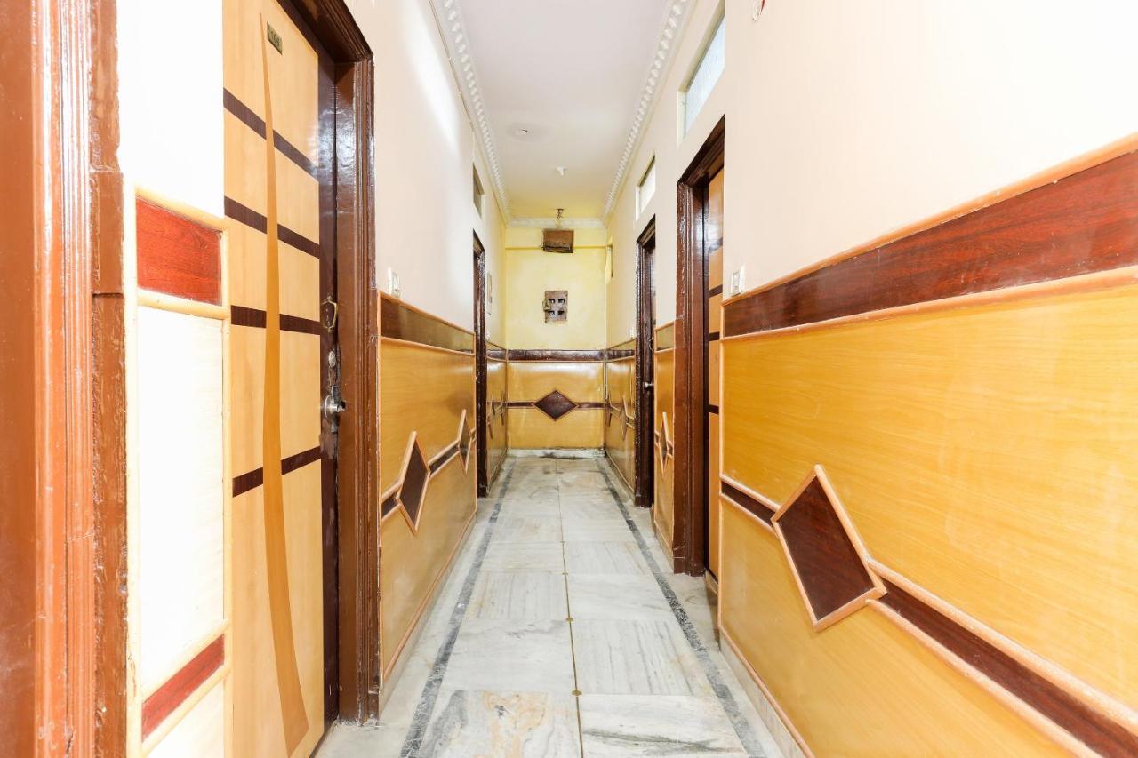 Отель Oyo 62194 Pleasure Palace Индаур Экстерьер фото