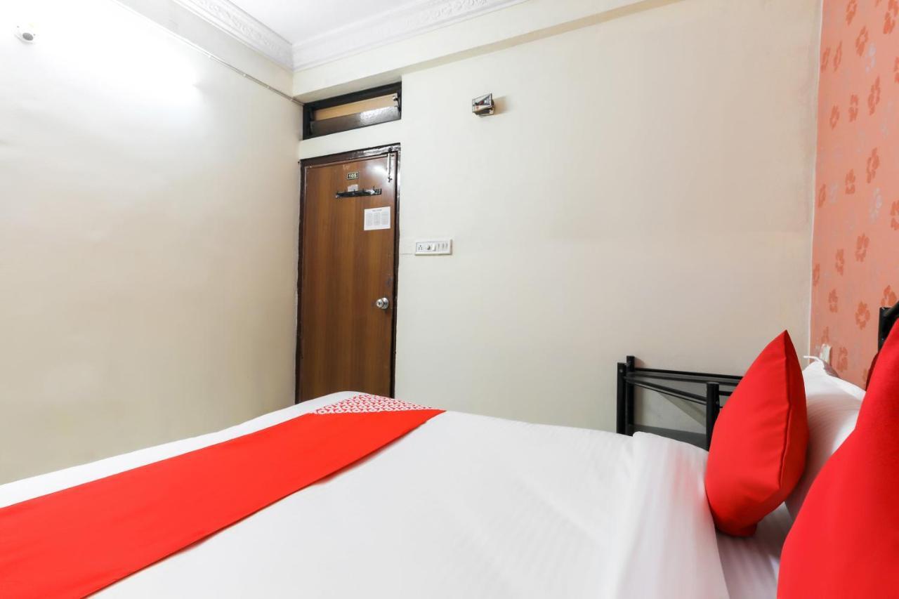 Отель Oyo 62194 Pleasure Palace Индаур Экстерьер фото