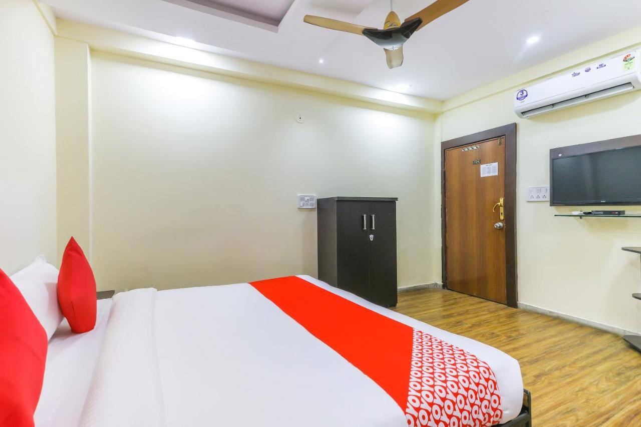 Отель Oyo 62194 Pleasure Palace Индаур Экстерьер фото